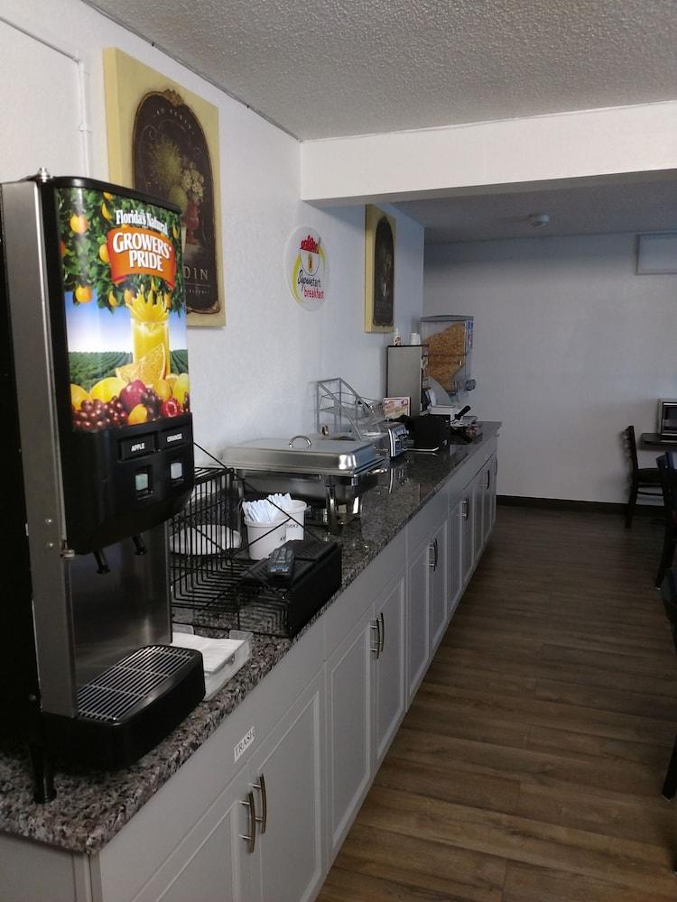 Super 8 By Wyndham Montgomery Maybrook Esterno foto
