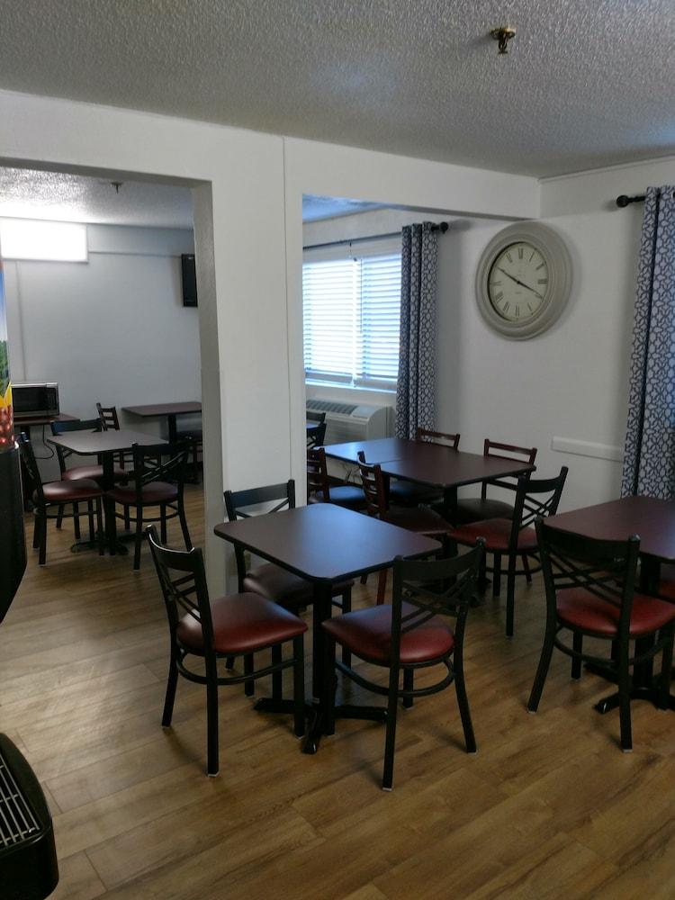 Super 8 By Wyndham Montgomery Maybrook Esterno foto