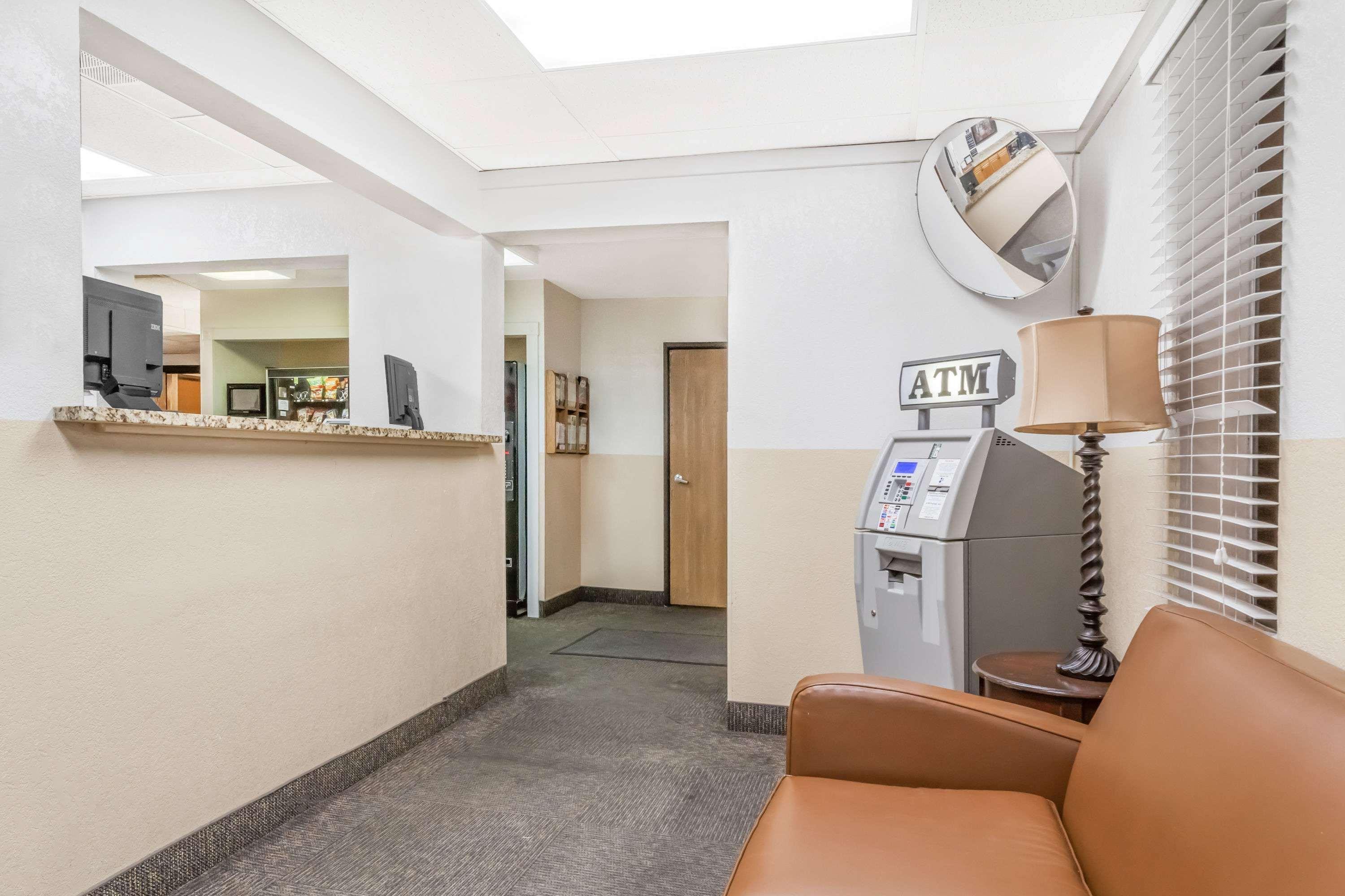 Super 8 By Wyndham Montgomery Maybrook Esterno foto