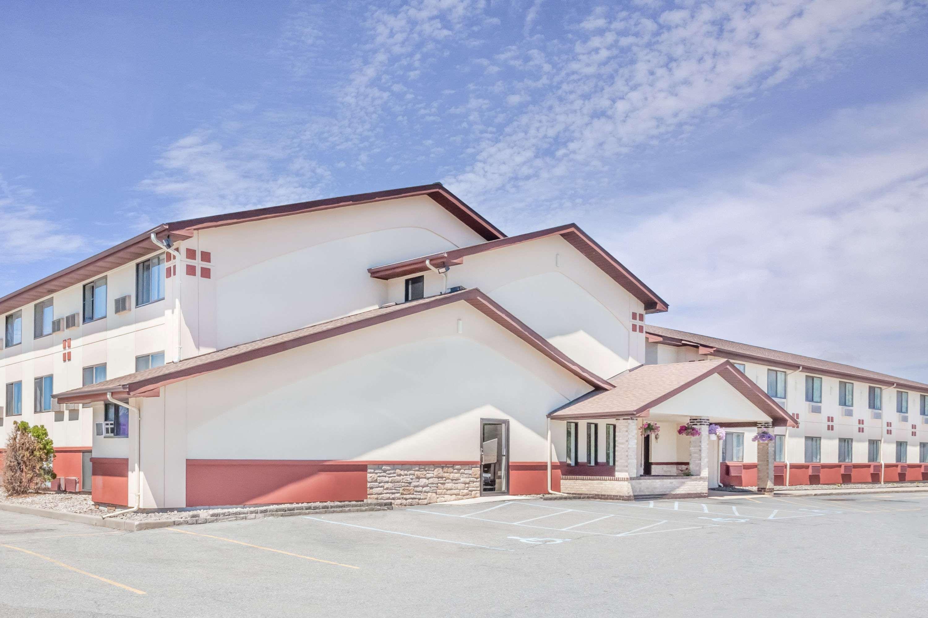 Super 8 By Wyndham Montgomery Maybrook Esterno foto