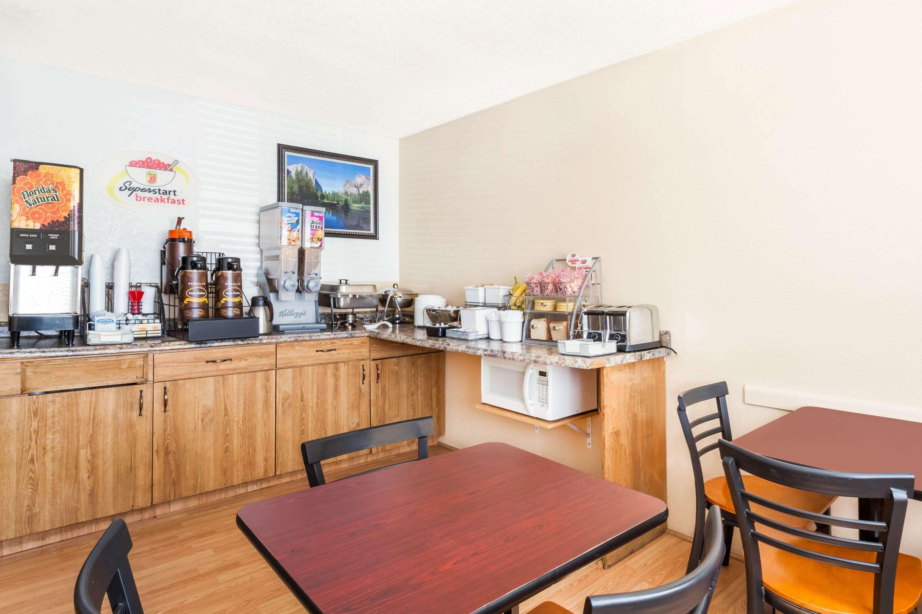 Super 8 By Wyndham Montgomery Maybrook Esterno foto